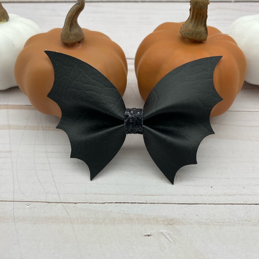 Black Bat Bow with Alligator Clip